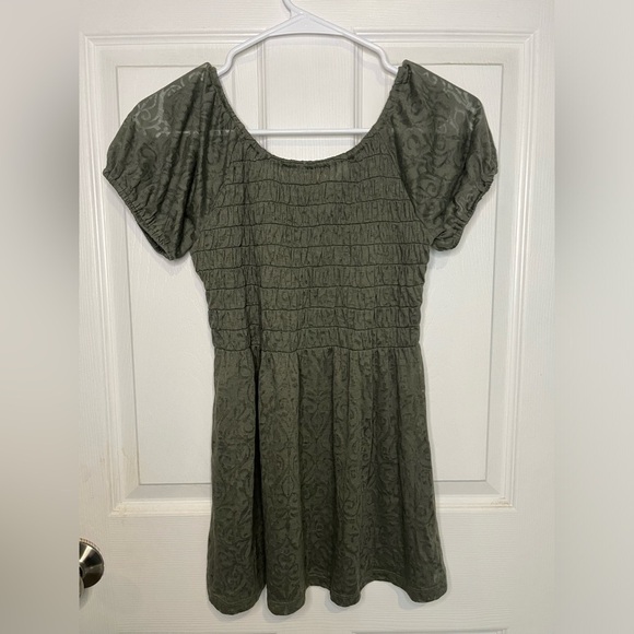 Women’s Green Kenar Babydoll Sinched Short Sleeve Round Neck T Shirt Blouse Sm - Picture 4 of 6